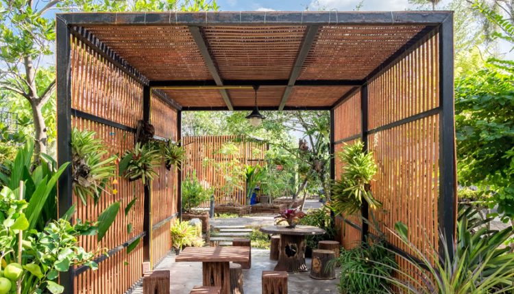How a Modern Pergola Could Benefit Your Garden